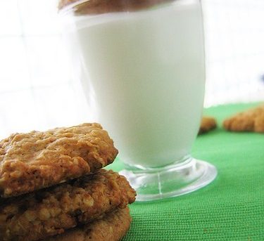 White Chocolate Oatsy Cookies